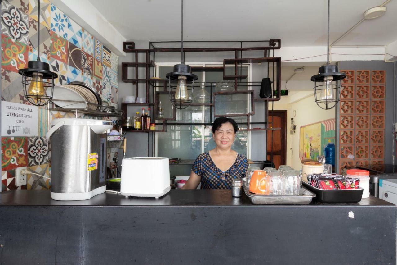 The Art - Vitamin Smiles Hostel Thành Pho Ho Chí Minh Esterno foto